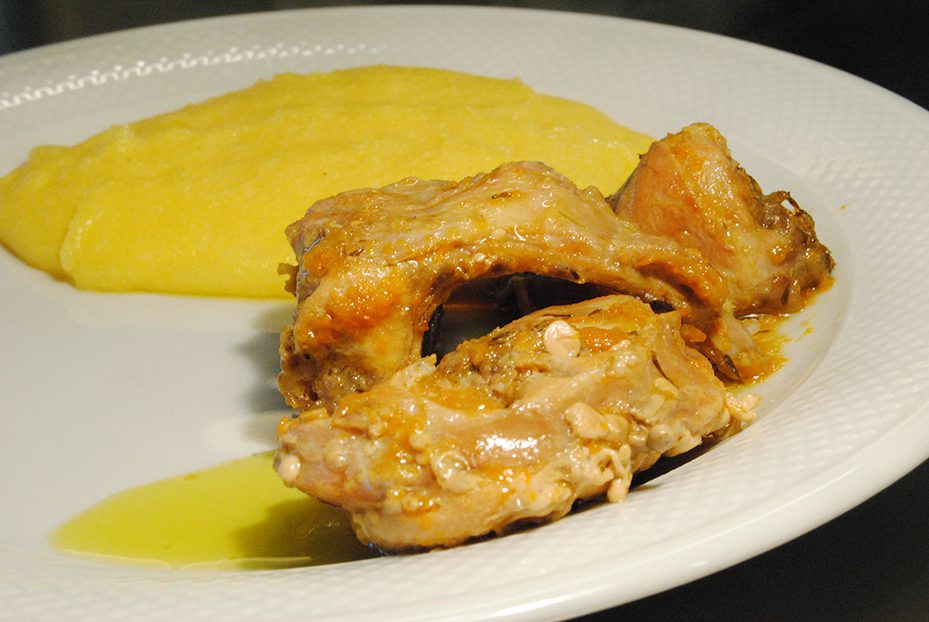 coniglio in umido con polenta dell'agriturismo la luna nel pozzo a sarego